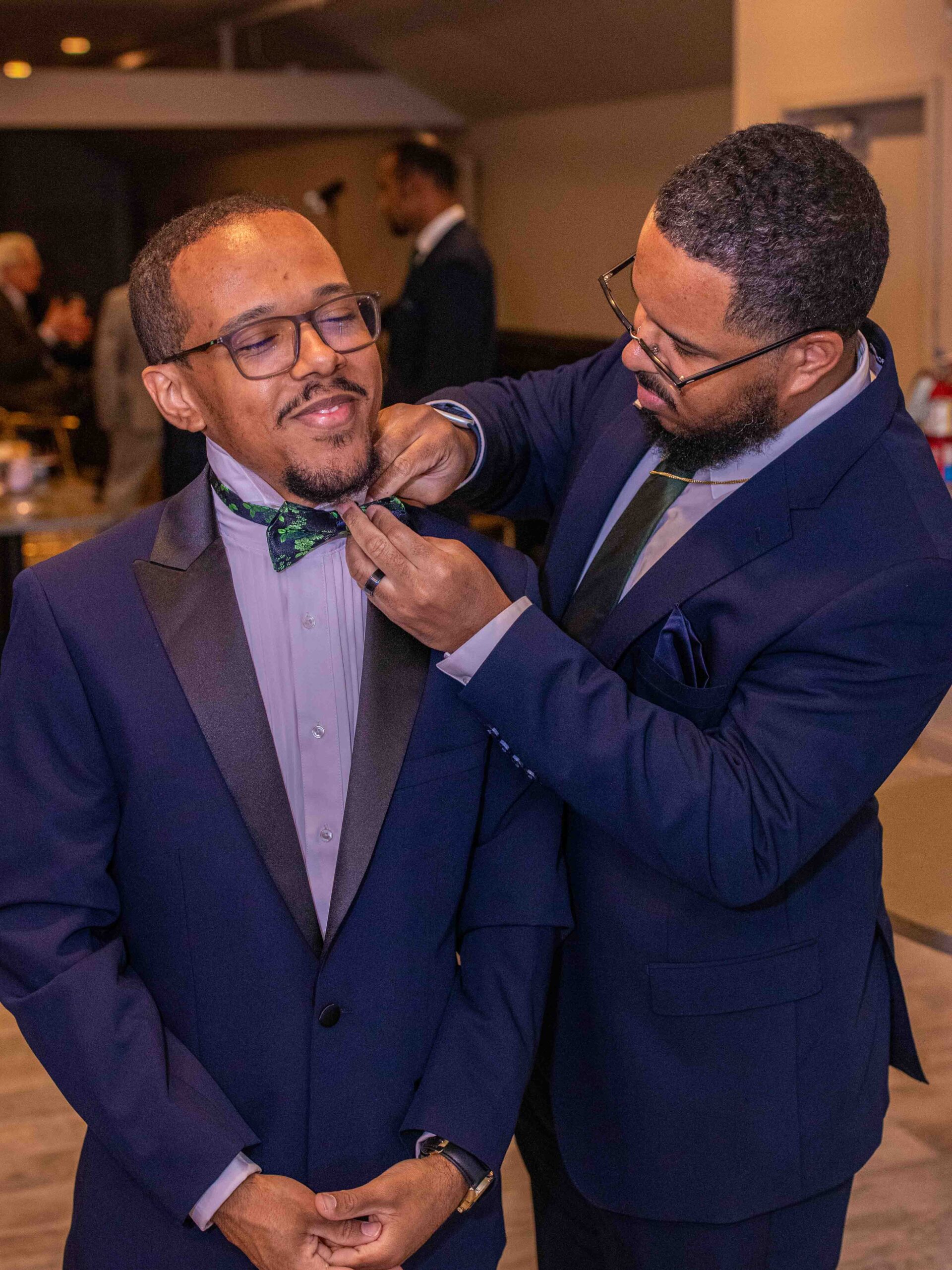 wedding photographers in philadelphia, the groom and best man