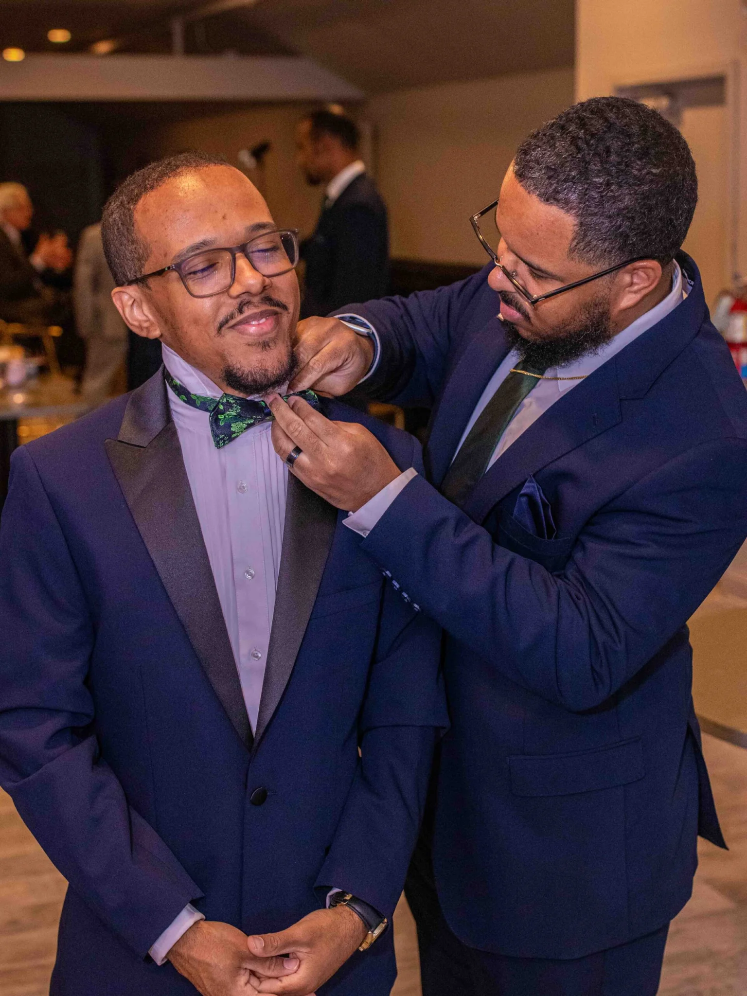 wedding photographers in philadelphia, the groom and best man